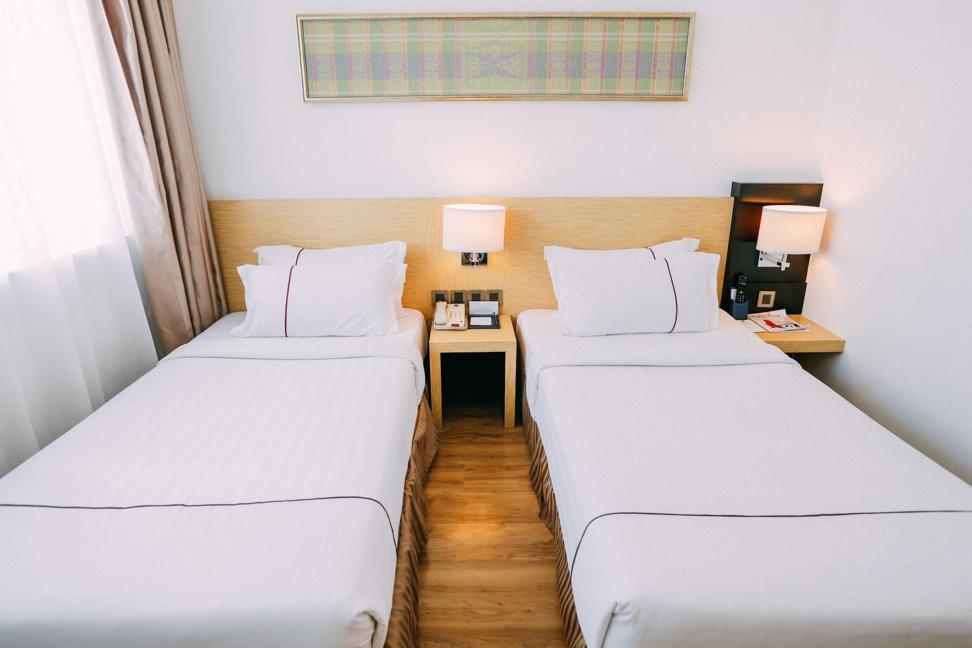 Hotel Granada Johor Bahru Exteriör bild